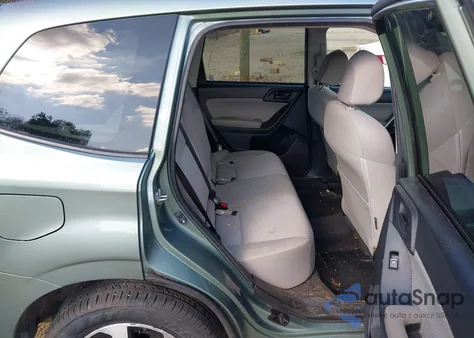 2017 Subaru Forester 2.5I Premium z USA, uszkodzony, nr VIN JF2SJAECXHH417140